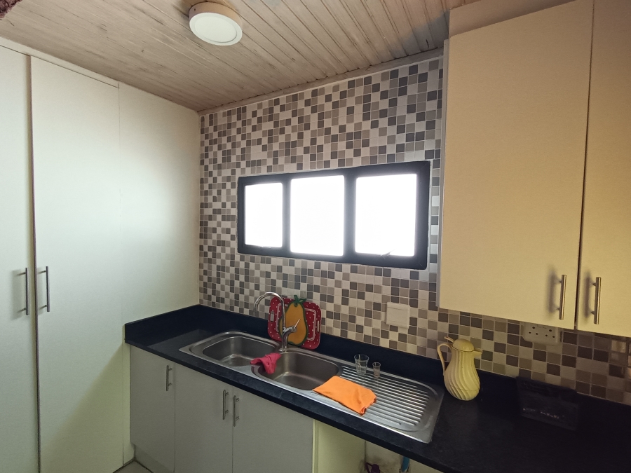 7 Bedroom Property for Sale in Gonubie Eastern Cape